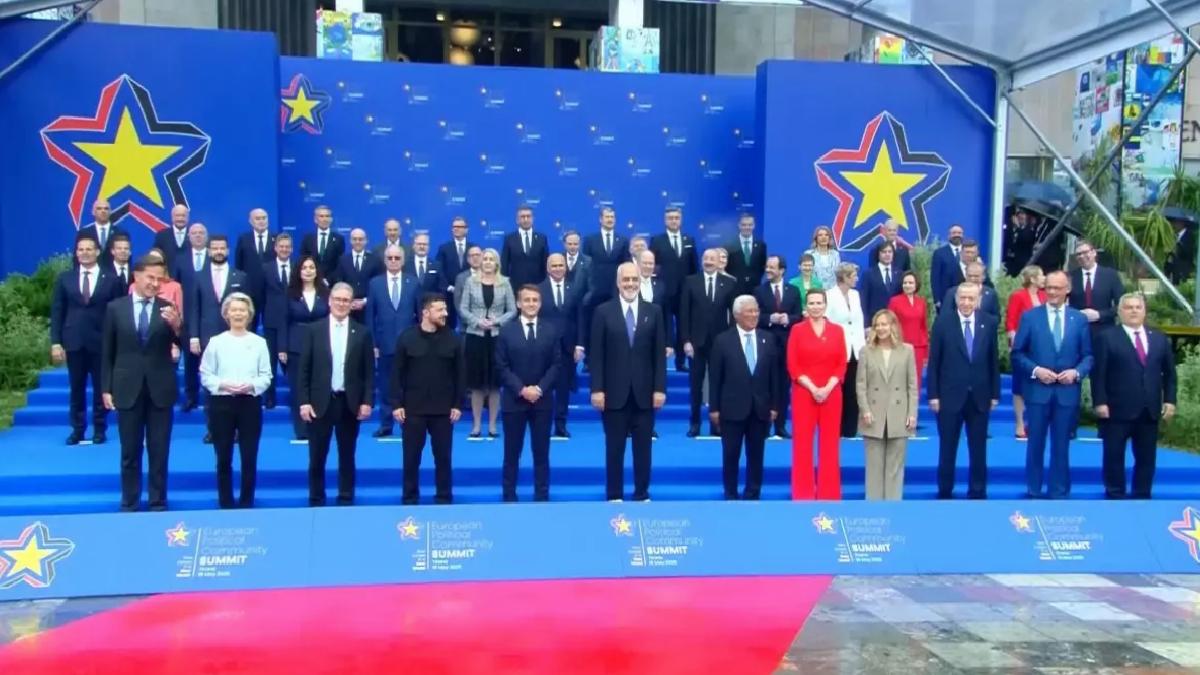 Cumhurbaşkanı Erdoğan, Avrupa Siyasi Topluluğu Tepesi aile fotoğrafı çekimine katıldı