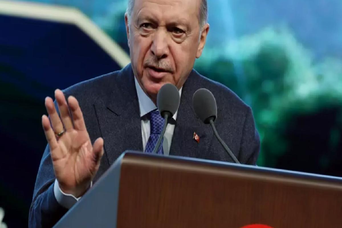 Cumhurbaşkanı Erdoğan: MİT silah bırakma sürecini titizlikle takip edecek, yanlışta ısrar edenle uğraştan geri adım atmayız