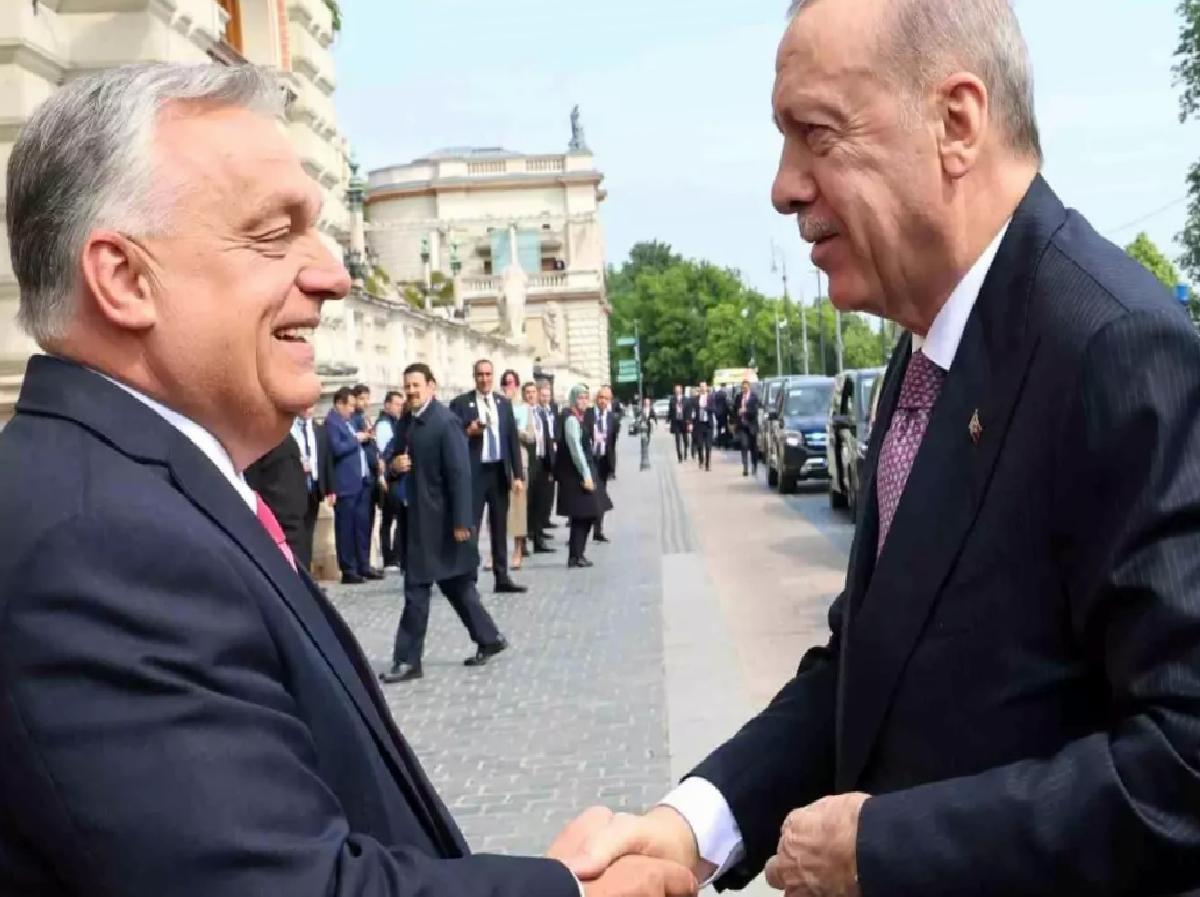 Cumhurbaşkanı Erdoğan, TDT Doruğu’nda Macaristan Başbakan Orban tarafından karşılandı