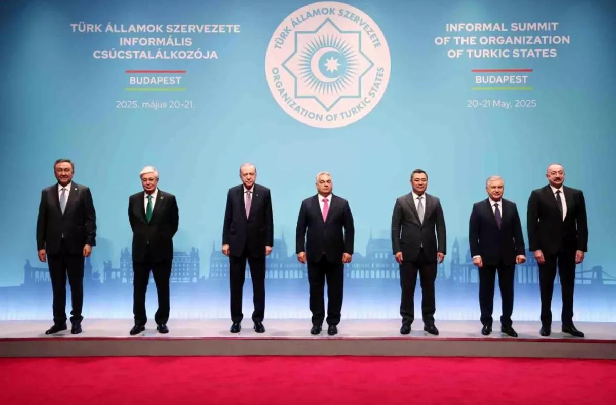 Cumhurbaşkanı Erdoğan, Türk Devletleri Teşkilatı Doruğu’nda aile fotoğrafına katıldı