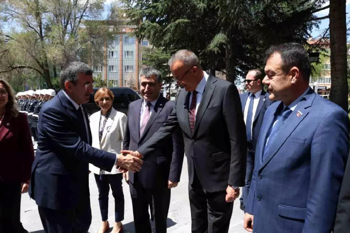 Cumhurbaşkanı Yardımcısı Yılmaz: “Ana muhalefet partisinin tek yaptığı popülizm”