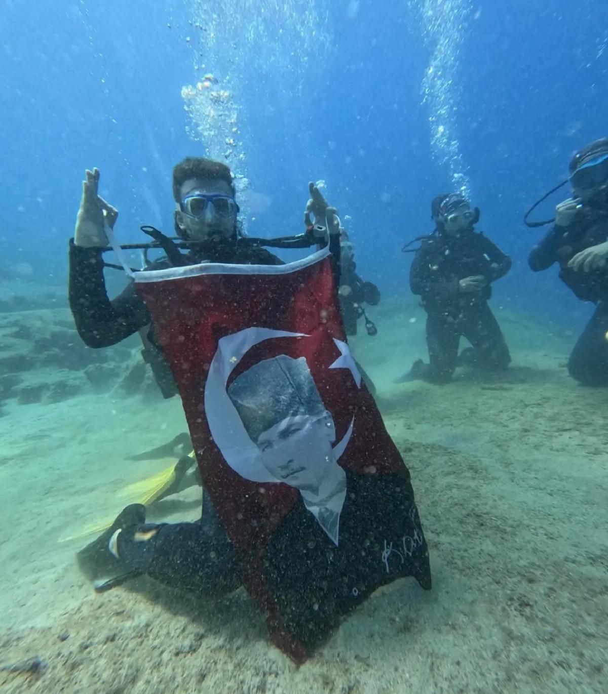 Dalgıçlardan Bayram Coşkusu