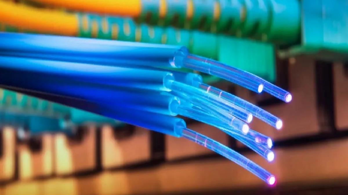 Data iletiminde eşsiz güvenlik tahlili: Işığın kendisi şifrelendi