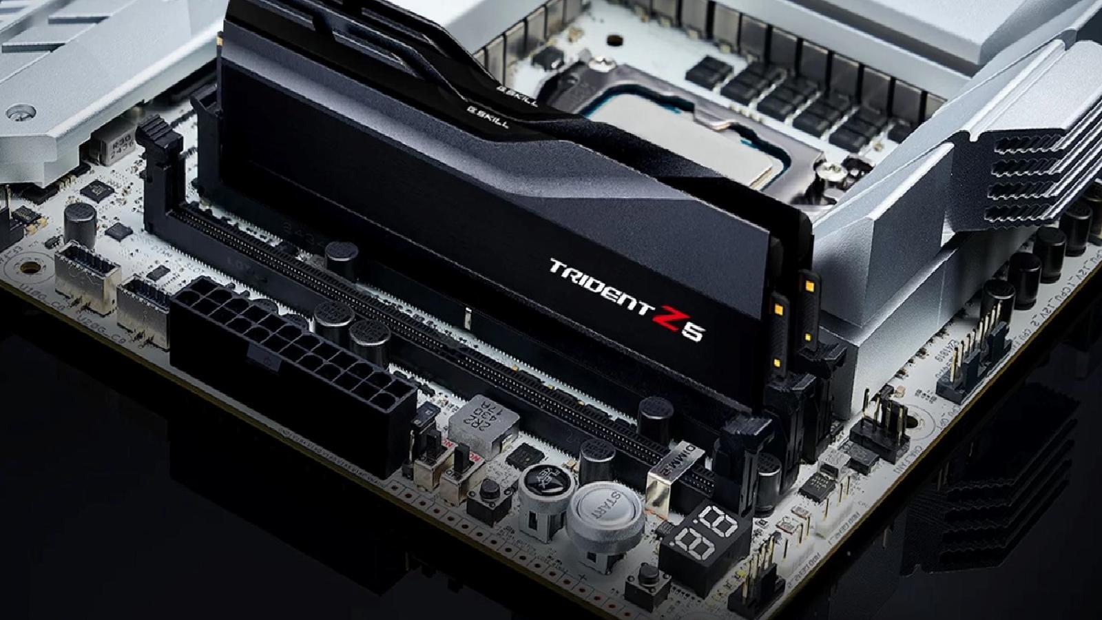 DDR5 sürat rekoru bir defa daha kırıldı: 12.774 MT/s düzeyine ulaşıldı