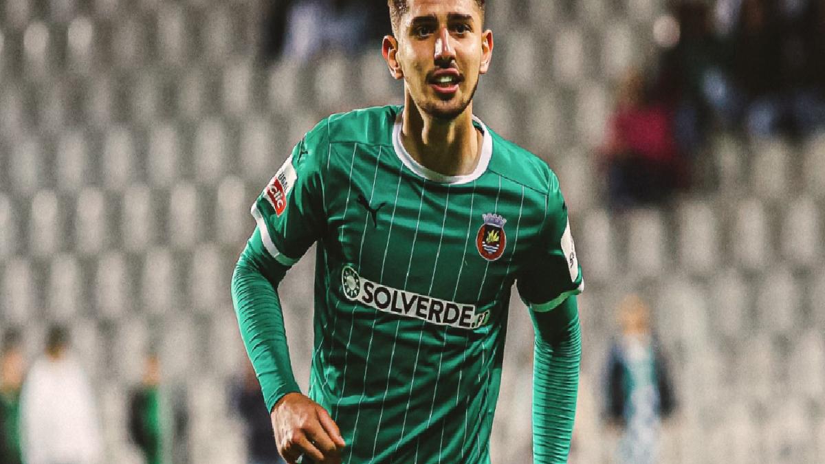 Demir Ege Tıknaz, Rio Ave’de ayın oyuncusu oldu