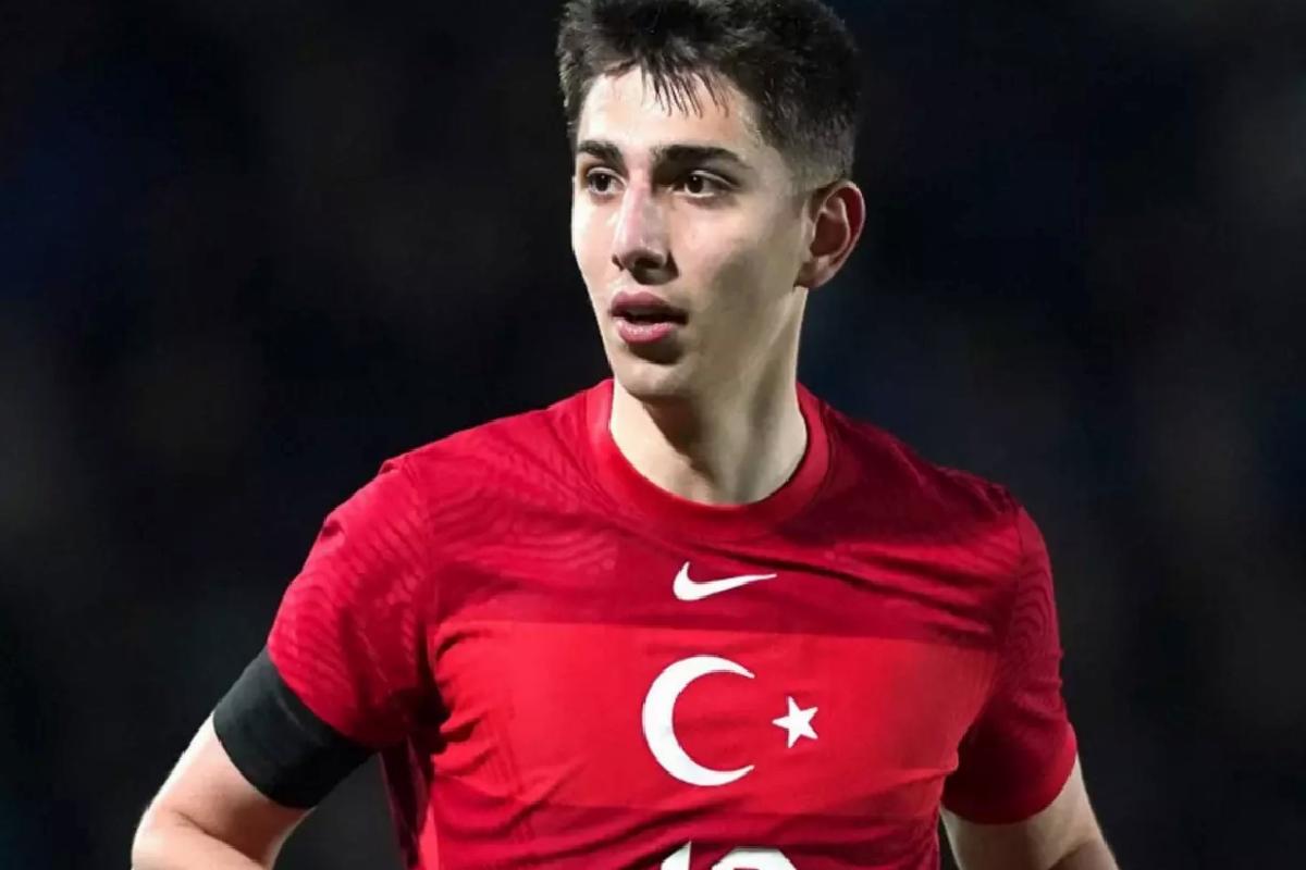 Demir Ege Tıknaz’a Portekiz’de büyük onur