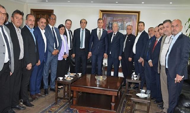 Deniz Yücel’e esnaftan sıcak karşılama