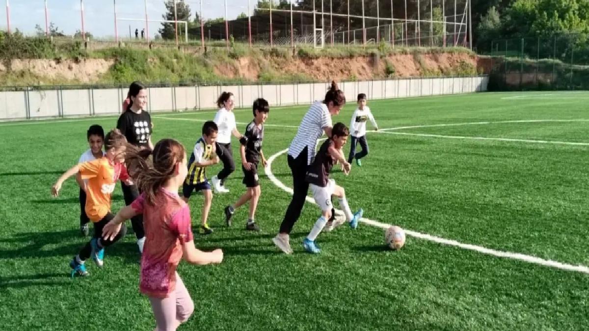 Denizli’de Anneler Günü’nde Futbol Coşkusu