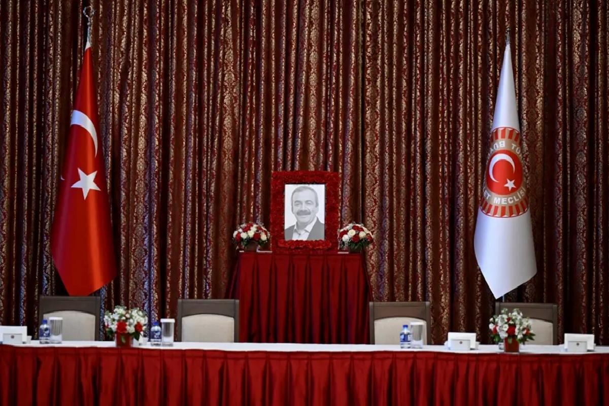 Dervişoğlu, Sırrı Süreyya Lider için Meclis’te yapılan taziyeye katılmadı