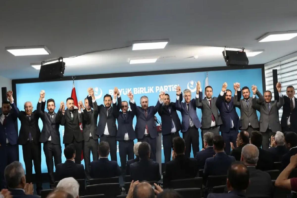 Destici: Türkiye her kuralda Pakistan’ın yanında yer almalıdır