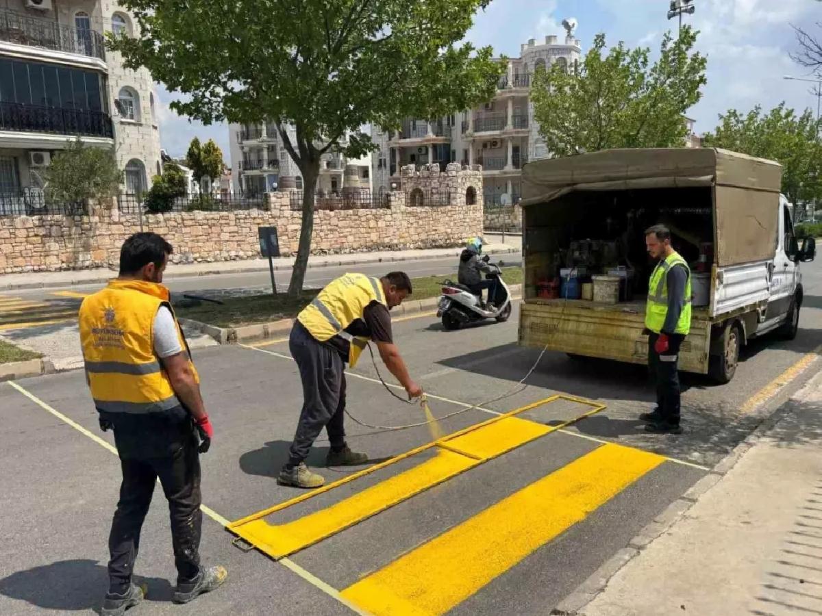 Didim’de Büyükşehir Belediyesi Etraf Düzenleme Çalışmalarını Sürdürüyor