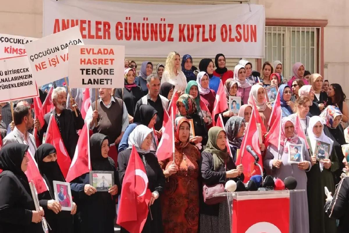 Diyarbakır anneleri “Anneler Günü”nde de evlat nöbetinde