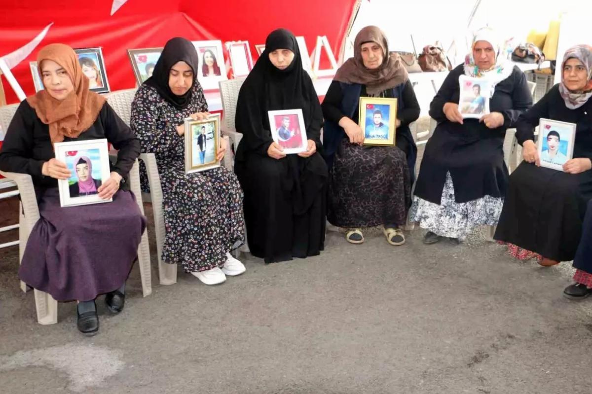 Diyarbakır Anneleri Umutla Bekliyor