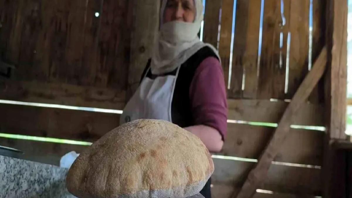Doğal Ekmekler Turistler İlgisini Çekiyor