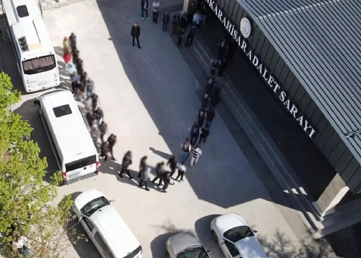 Dolandırıcılık Operasyonunda 25 Tutuklama