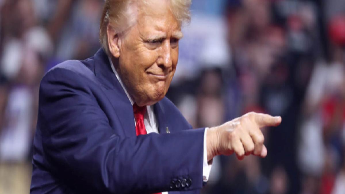 Donald Trump, Fed başkanı Powell’a hakaret etti: Aptal