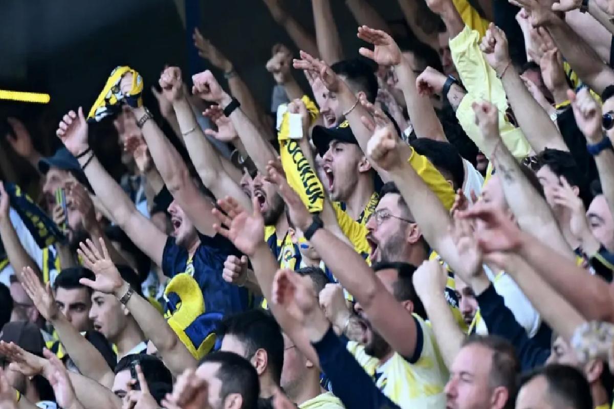 Dünyaca ünlü yıldız Kadıköy’e geliyor! Fenerbahçe’den Galatasaray’a dev transfer çalımı