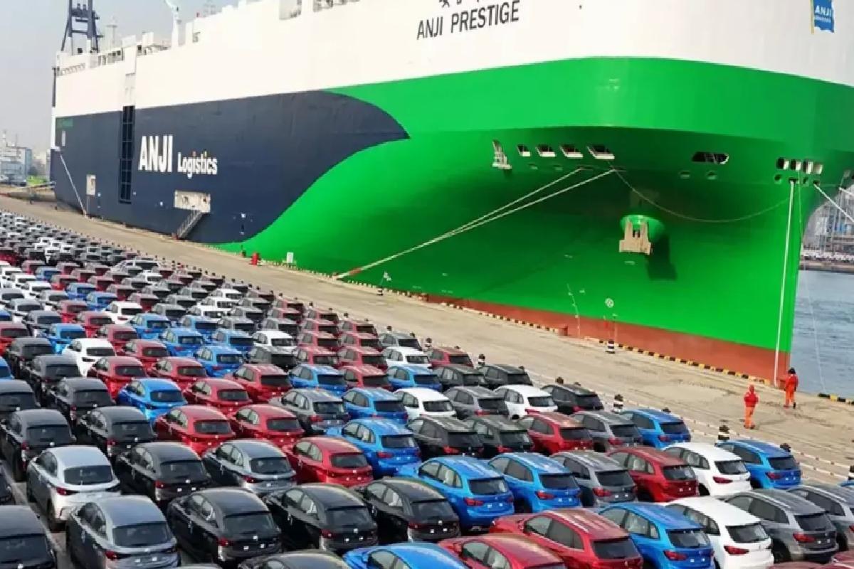 Dünyanın En Büyük Araba Gemisi Yola Çıktı
