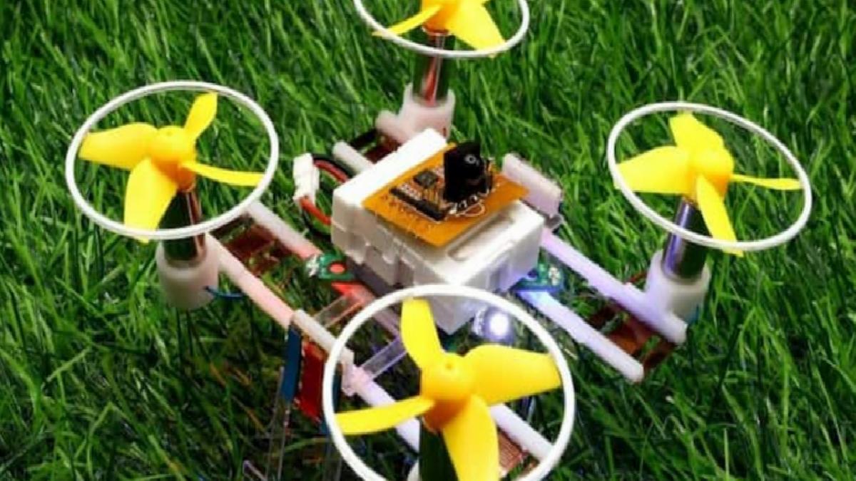 Dünyanın en küçük ve en hafif kablosuz robotu form değiştirebiliyor