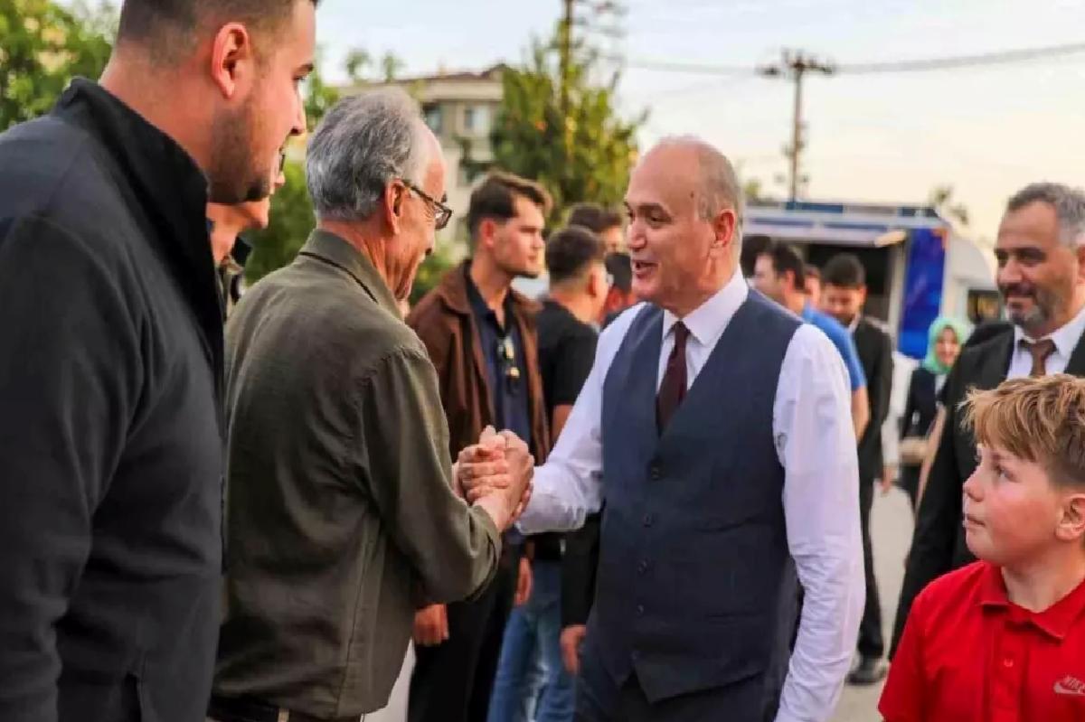 Düzce Belediye Başkanı Faruk Özlü, Cumhuriyet Mahallesi’nde Halkla Buluştu