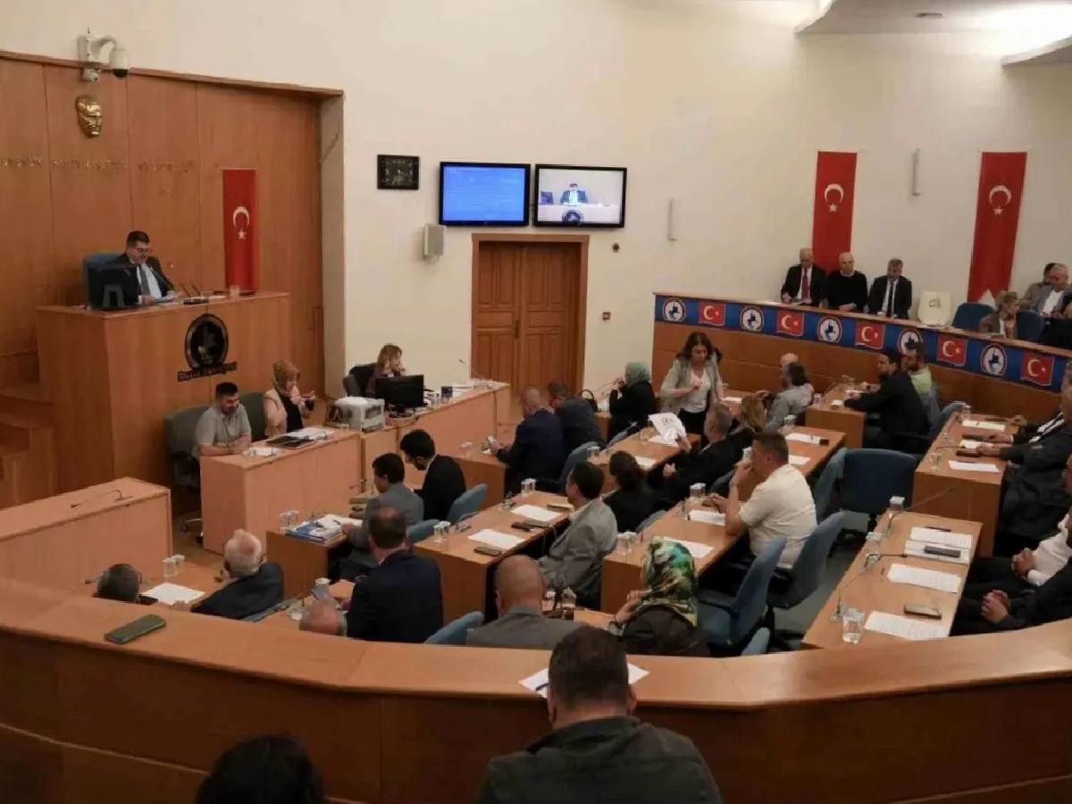 Düzce Belediye Meclisi’nde Su Basıncı Sorunu ve İmar Düzenlemeleri Görüşüldü