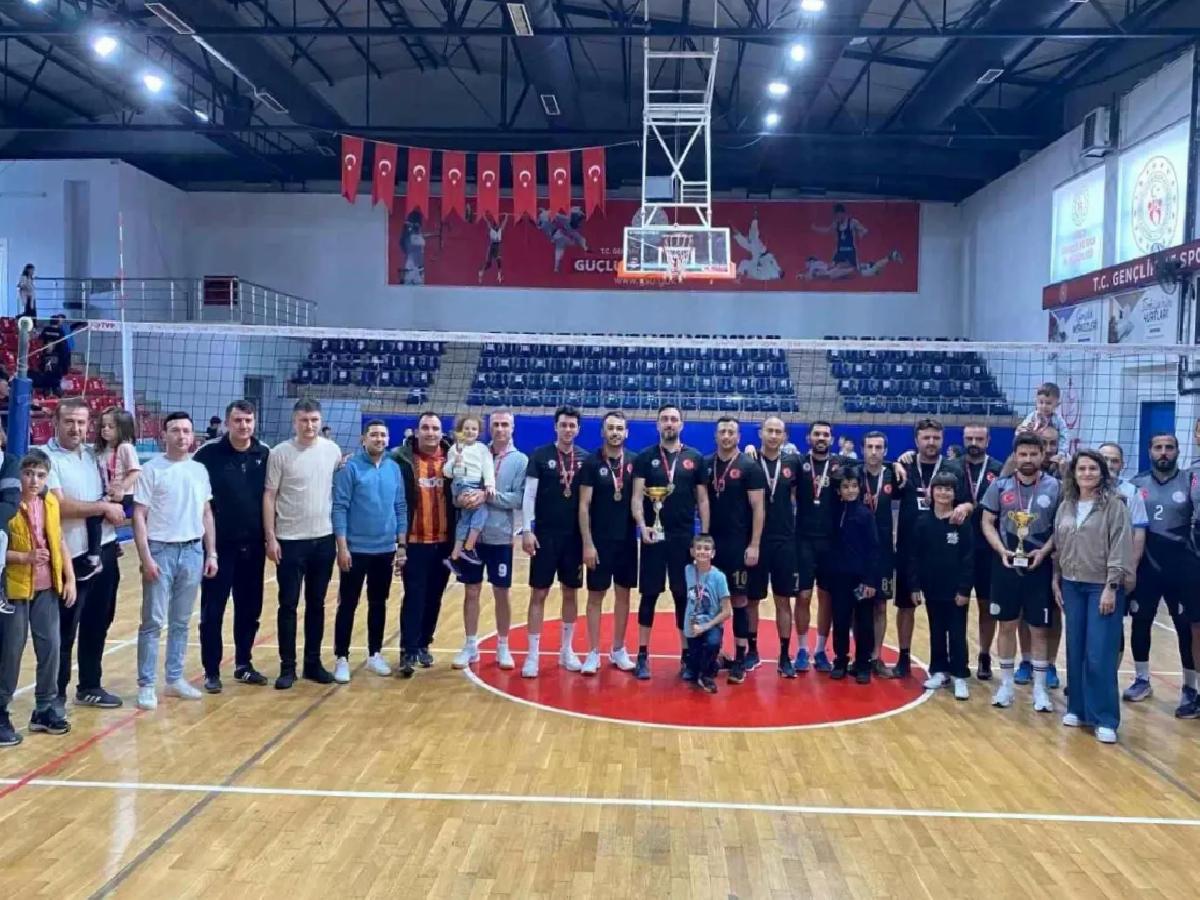 Düzce’de Yerel Lig Voleybol Karşılaşmaları Tamamlandı