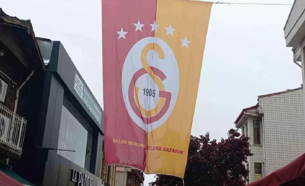 Edirne’de Galatasaray Bayrağı Asıldı