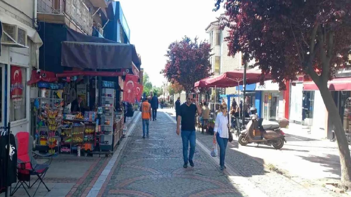 Edirne’de Galatasaray Bayrağı Yırtıldı