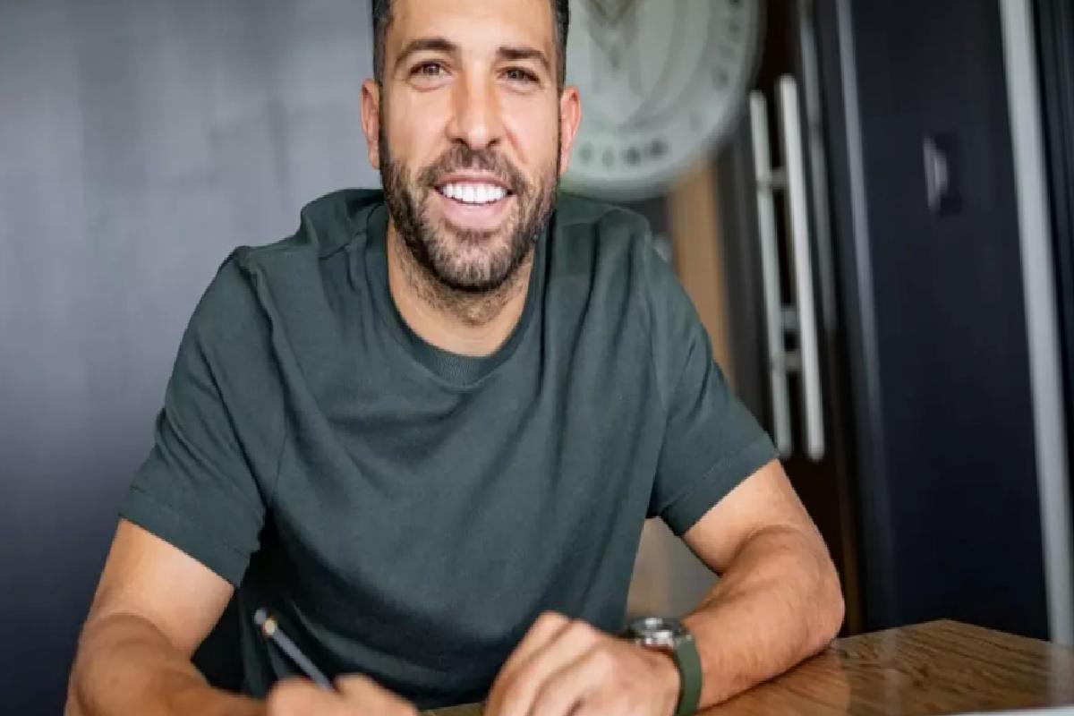 Efsane sol bek Jordi Alba’dan 2 yıllık imza