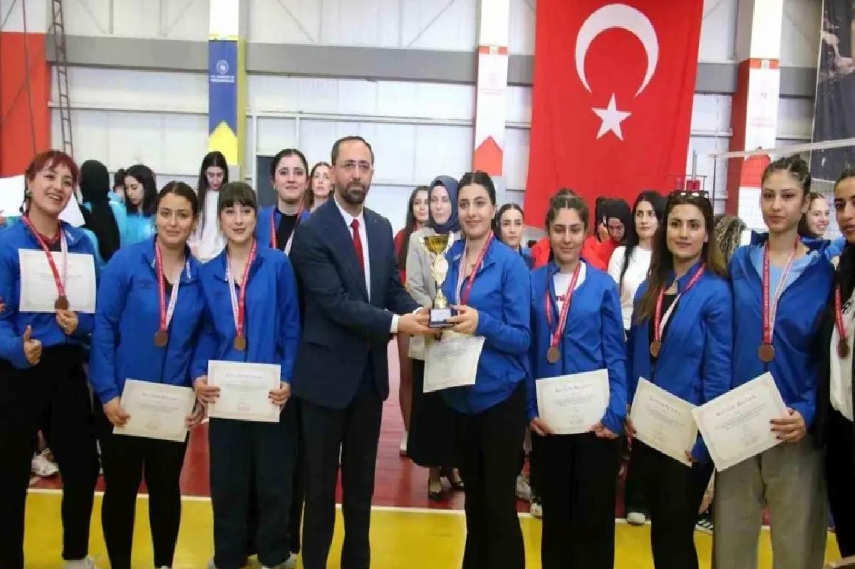 Elazığ GSB Yurtları’ndan Büyük Muvaffakiyetler
