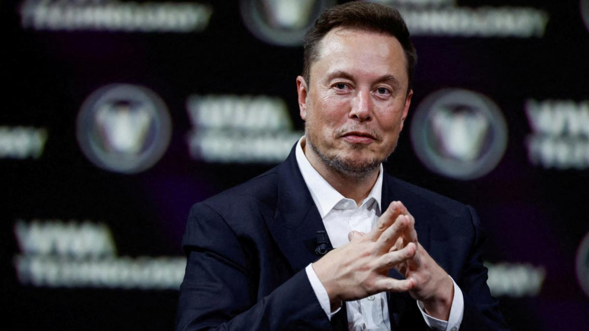 Elon Musk’ın ‘hemşehrilerine’ ayrıcalık: Güney Afrikalılar ABD yolunda
