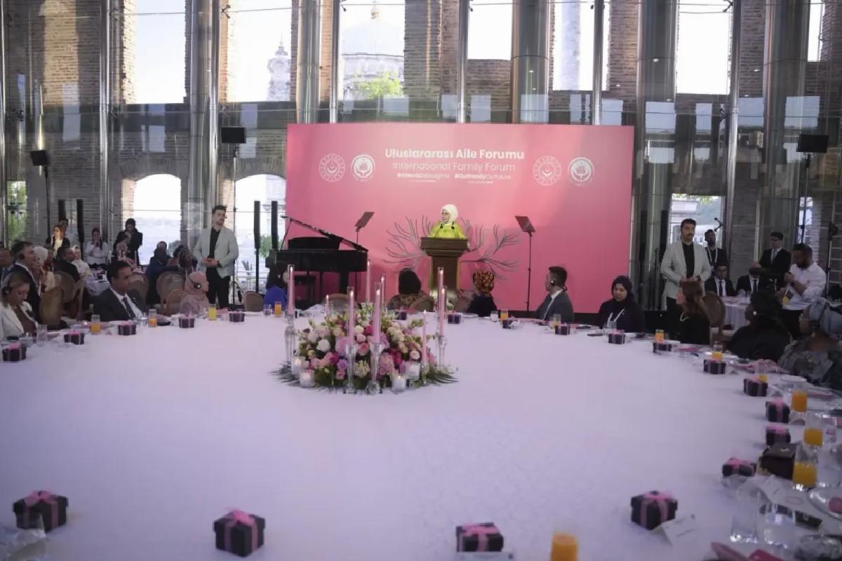Emine Erdoğan, ‘Uluslararası Aile Forumu’nun galasına katıldı