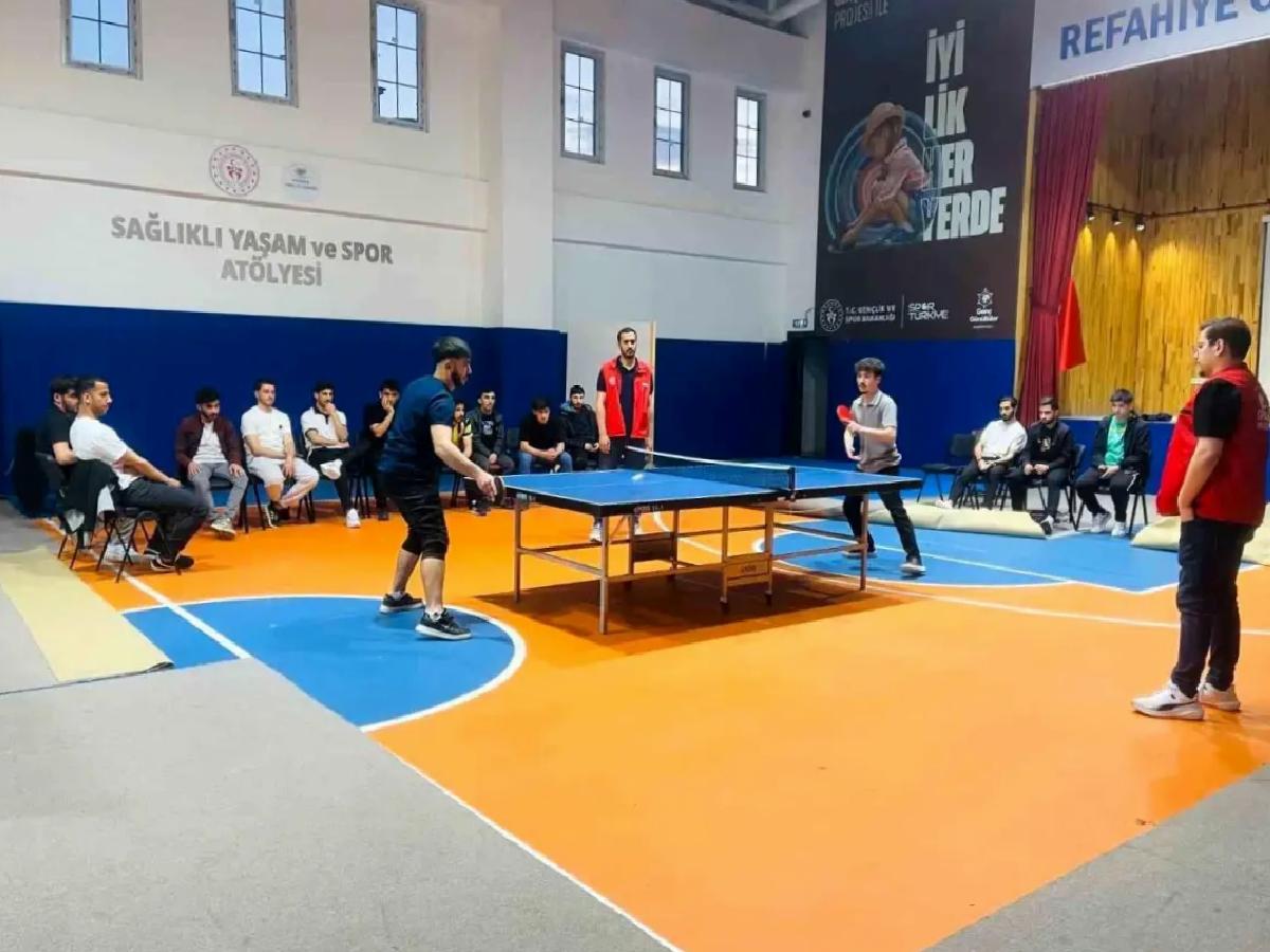 Erzincan’da Gençlik Haftası Masa Tenisi Turnuvası