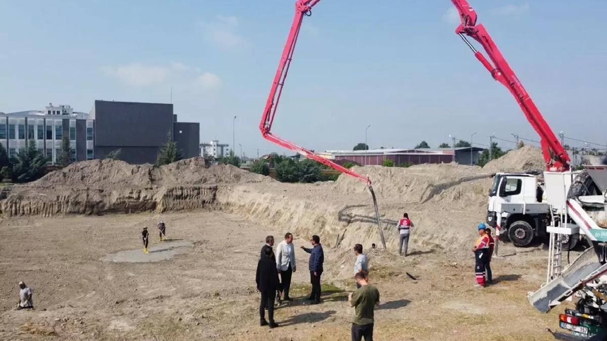 Erzin’de Yüzme Havuzunun Temeli Atıldı