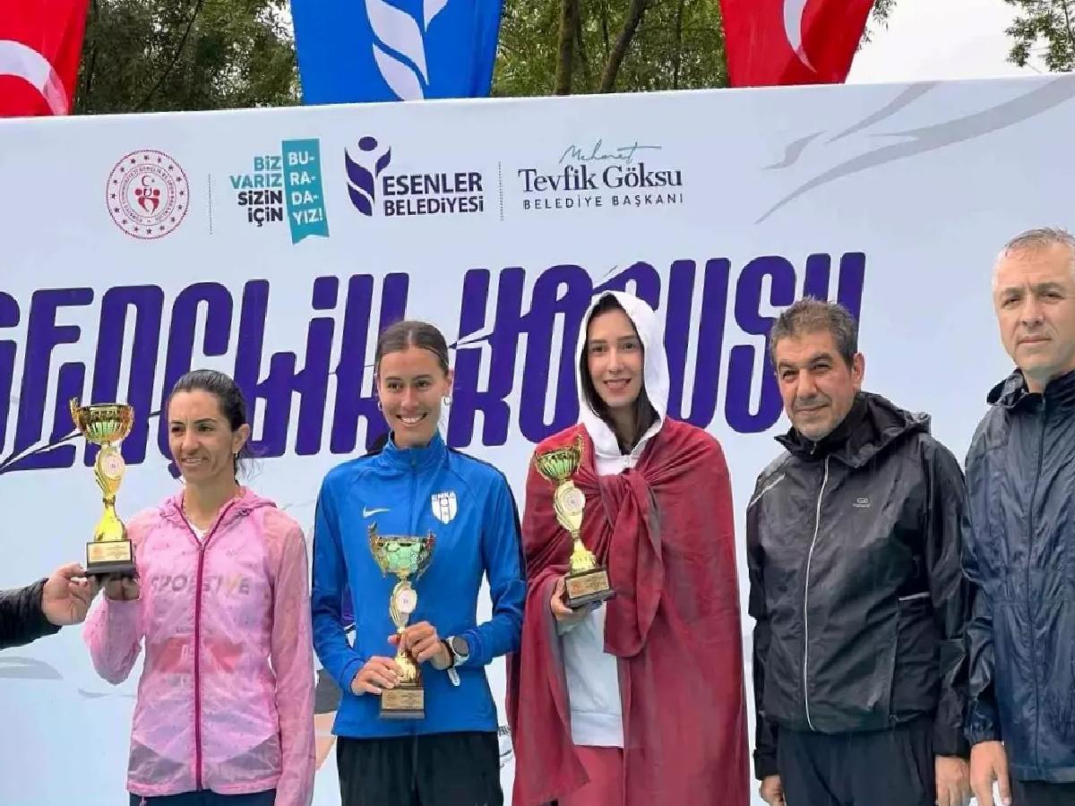 Esenler’de 19 Mayıs Gençlik Koşusu Gerçekleştirildi