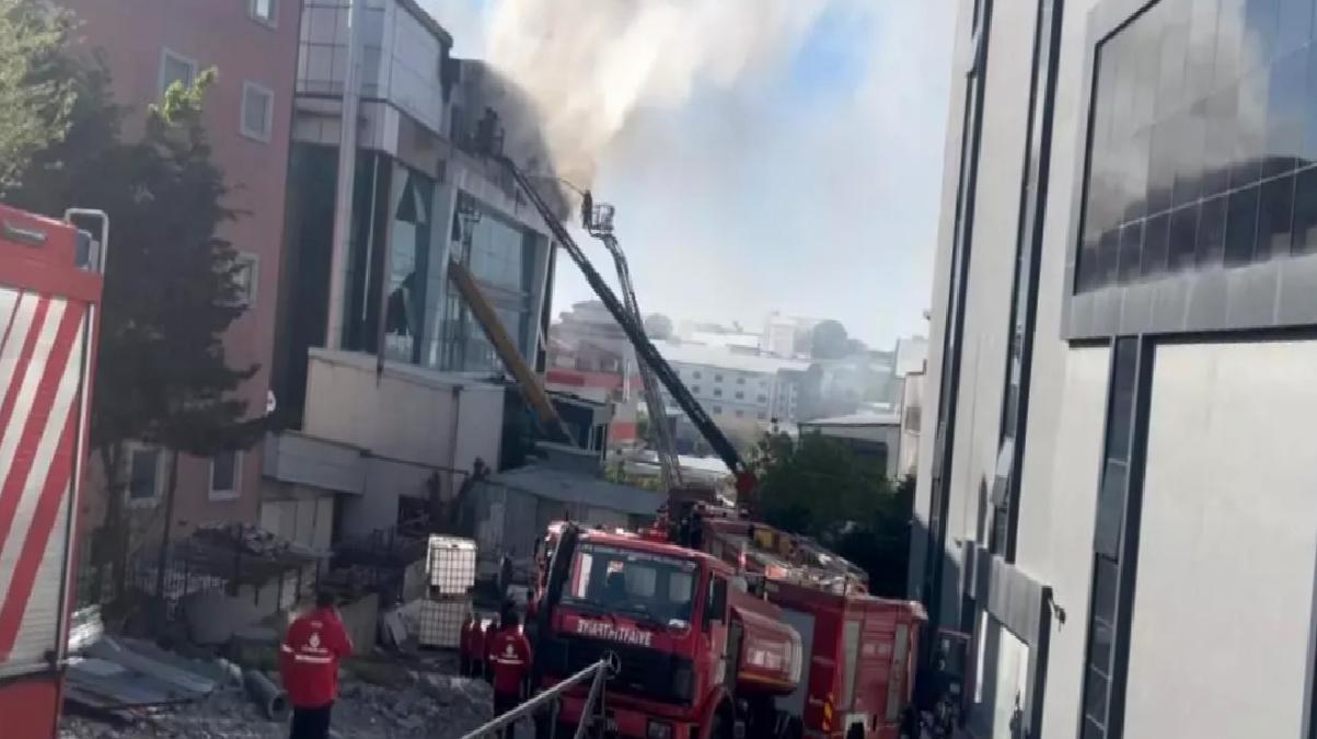 Esenyurt’ta Dokumacılık Fabrikasında Yangın