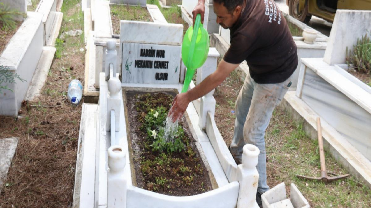Eskişehir’de 300 mezara gözü üzere bakıyor: Avrupa’dan müşterileri var