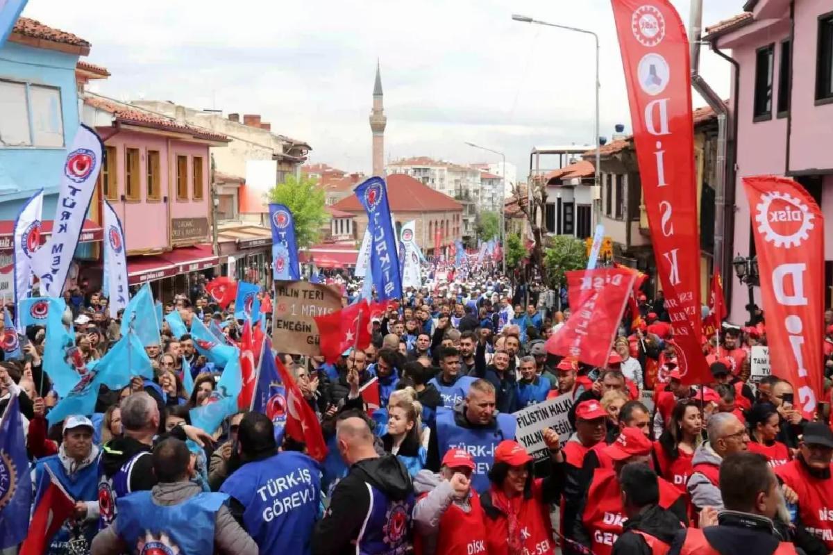 Eskişehir’de Coşkulu 1 Mayıs Kutlaması