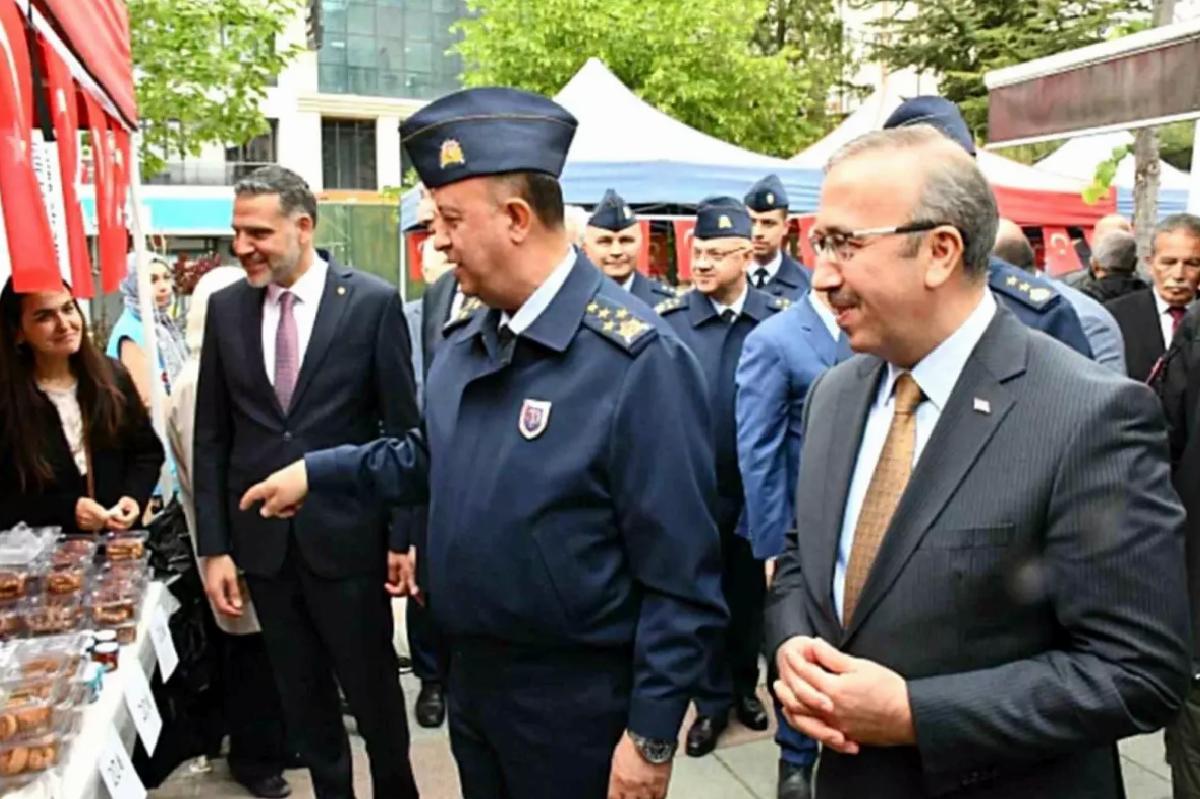 Eskişehir’de Hayır Çarşısı Düzenlendi