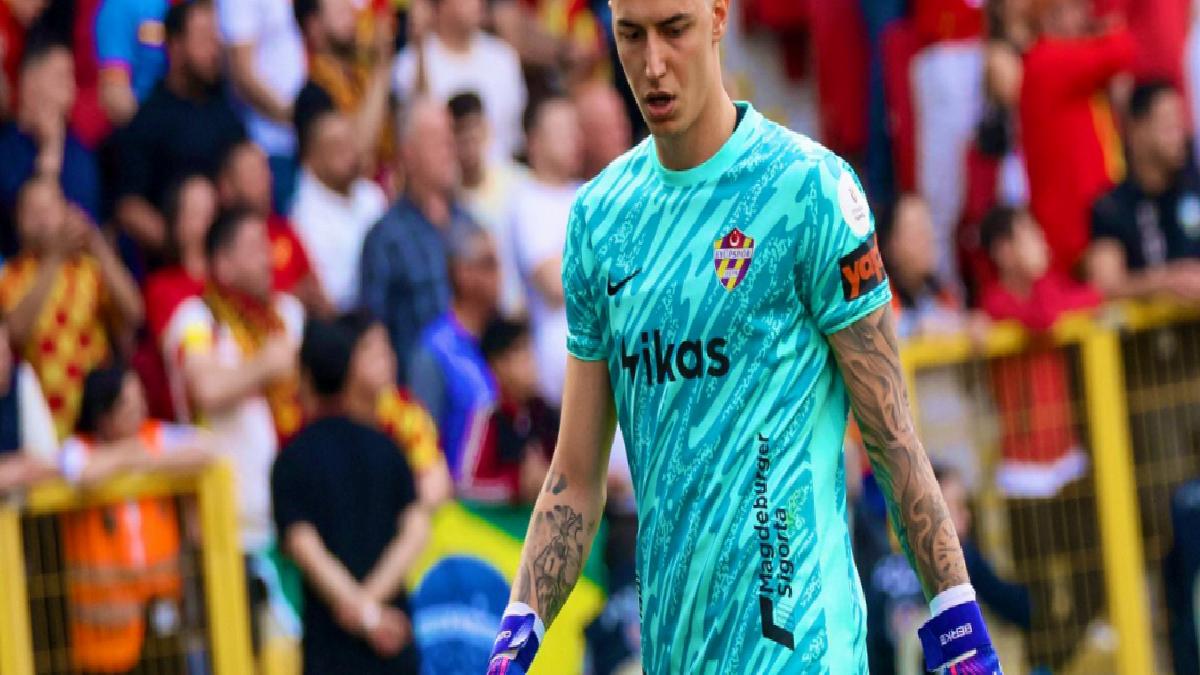 Eyüpspor, Berke Özer’in kontratını uzattı