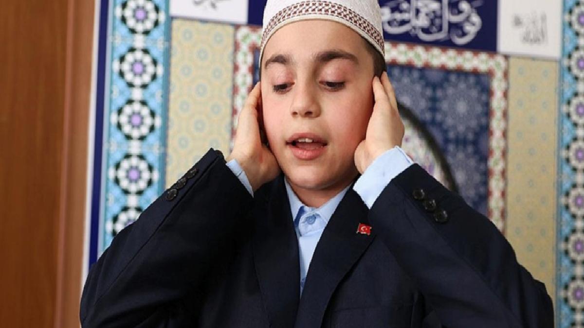 Ezan okuma yarışı birincisi Buyruk Kayra’nın hayali Ayasofya’da vazife yapmak