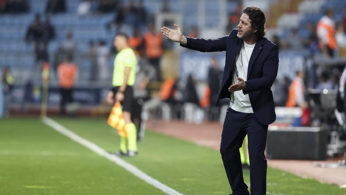 Fatih Tekke: Çok daha güzel olmamız lazım