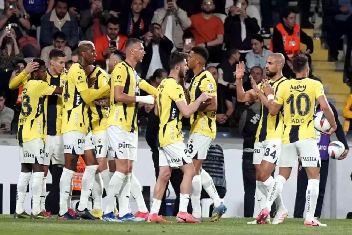 Fenerbahçe, Başakşehir’i 1-0 Önde Geçti