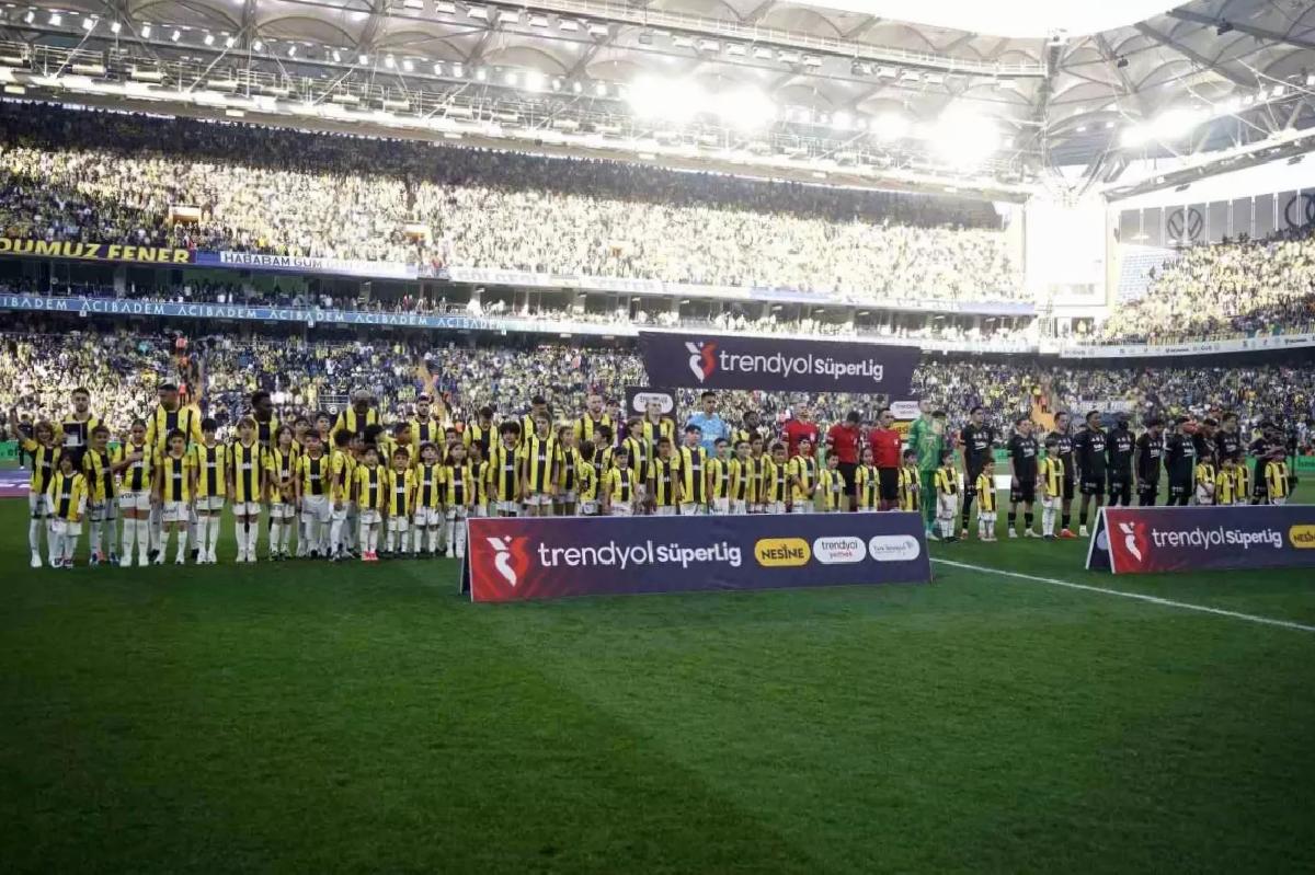 Fenerbahçe – Beşiktaş Derbisi Başladı