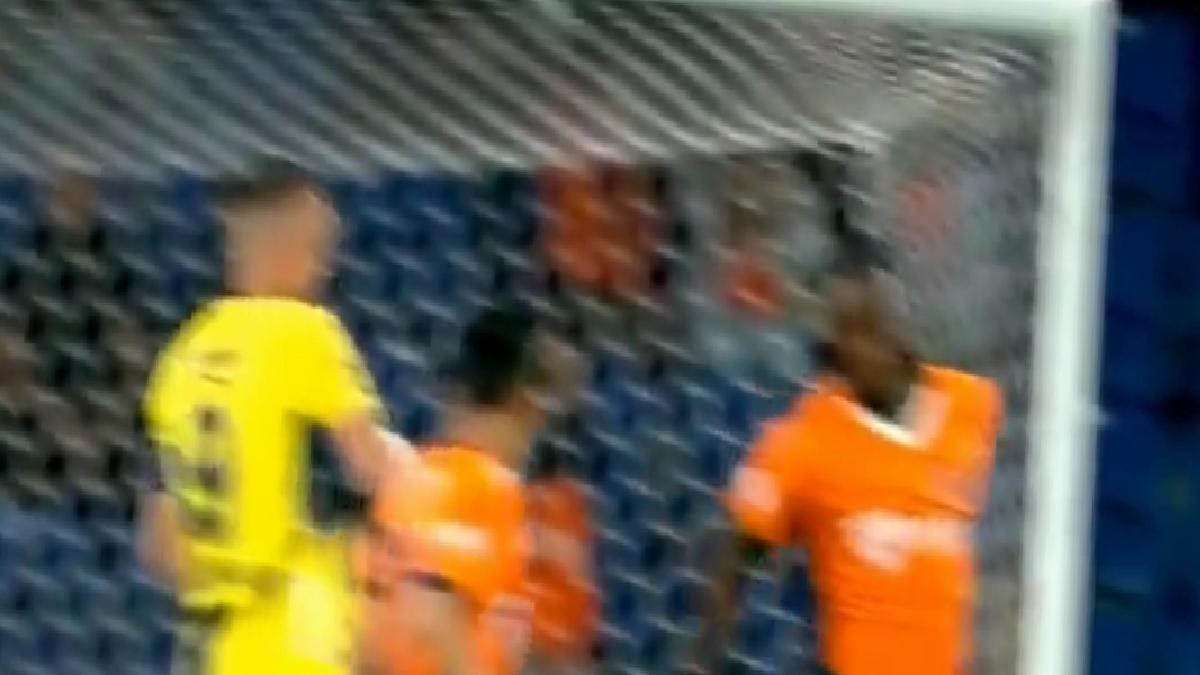 Fenerbahçe penaltı bekledi! Hakem VAR’dan izleyip oyunu sürdürdü
