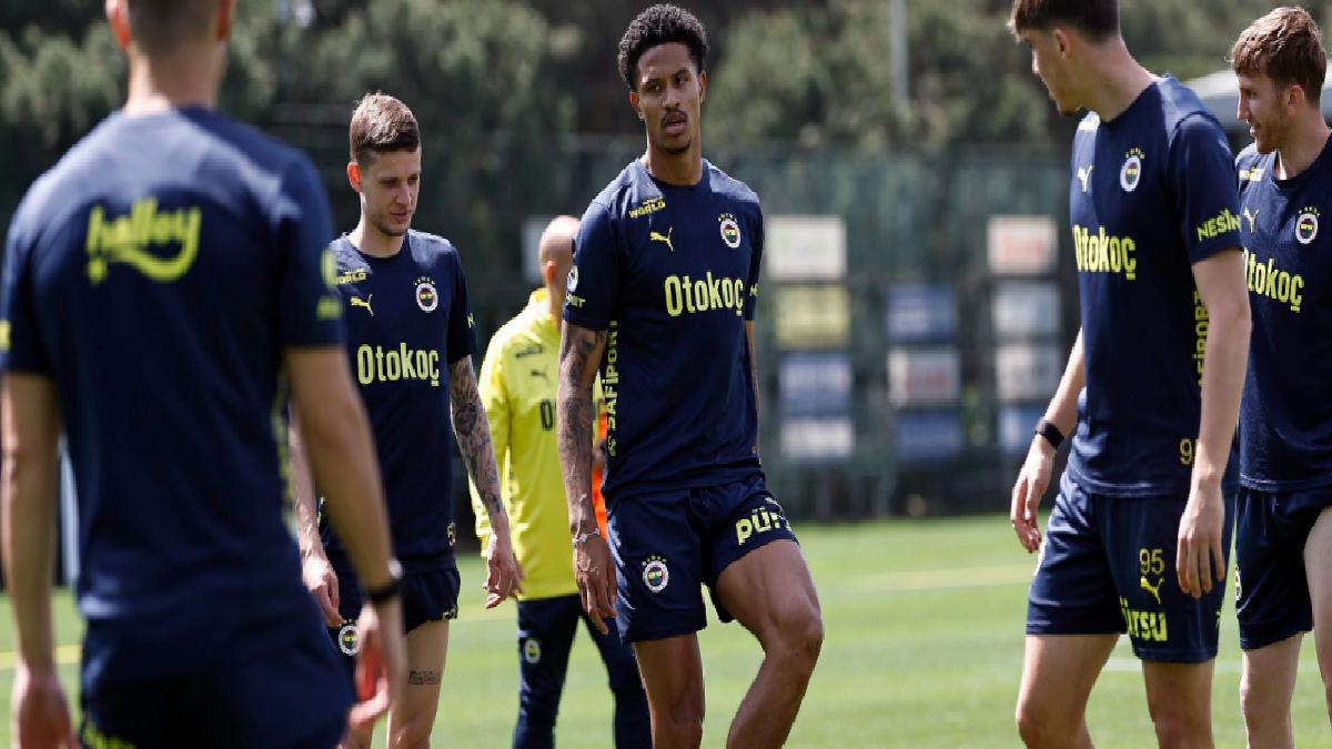 Fenerbahçe’de Jayden Oosterwolde egzersize katıldı