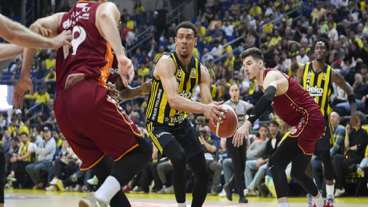 Fenerbahçe’den Galatasaray’a 24 sayı fark
