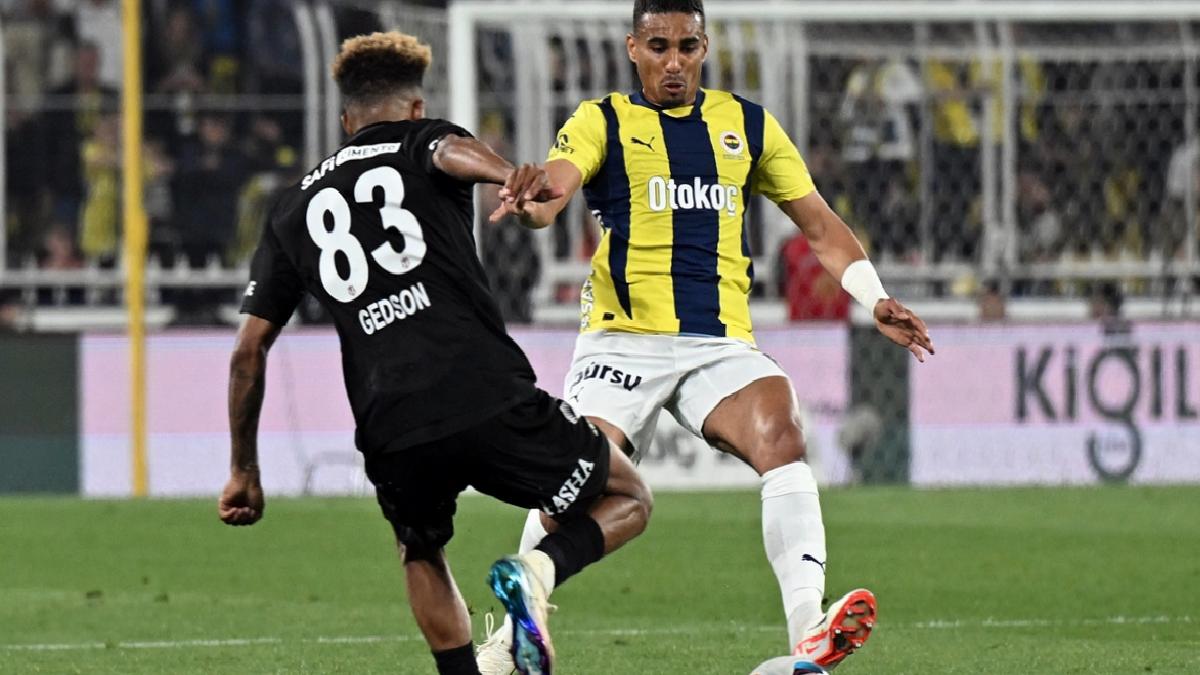 Fenerbahçeli Djiku derbi sonrası oyun oynayarak stattan ayrıldı