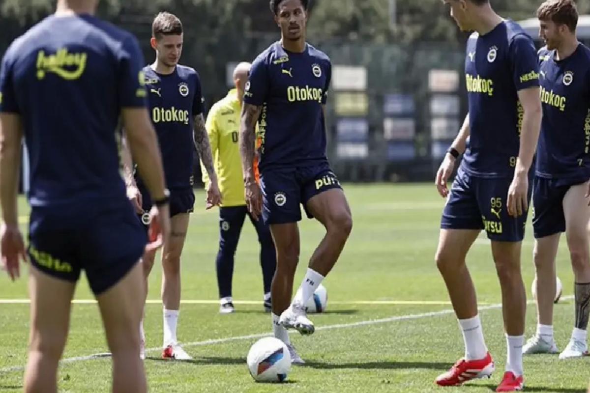 Fenerbahçe’ye müjdeli haber! Kadroya geri döndü