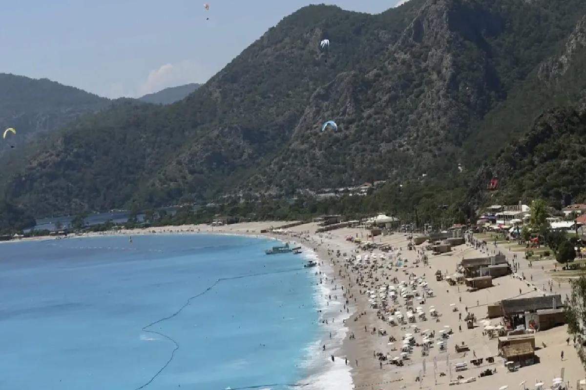 Fethiye ve Marmaris’te Sıcak Hava Yoğunluk Yarattı